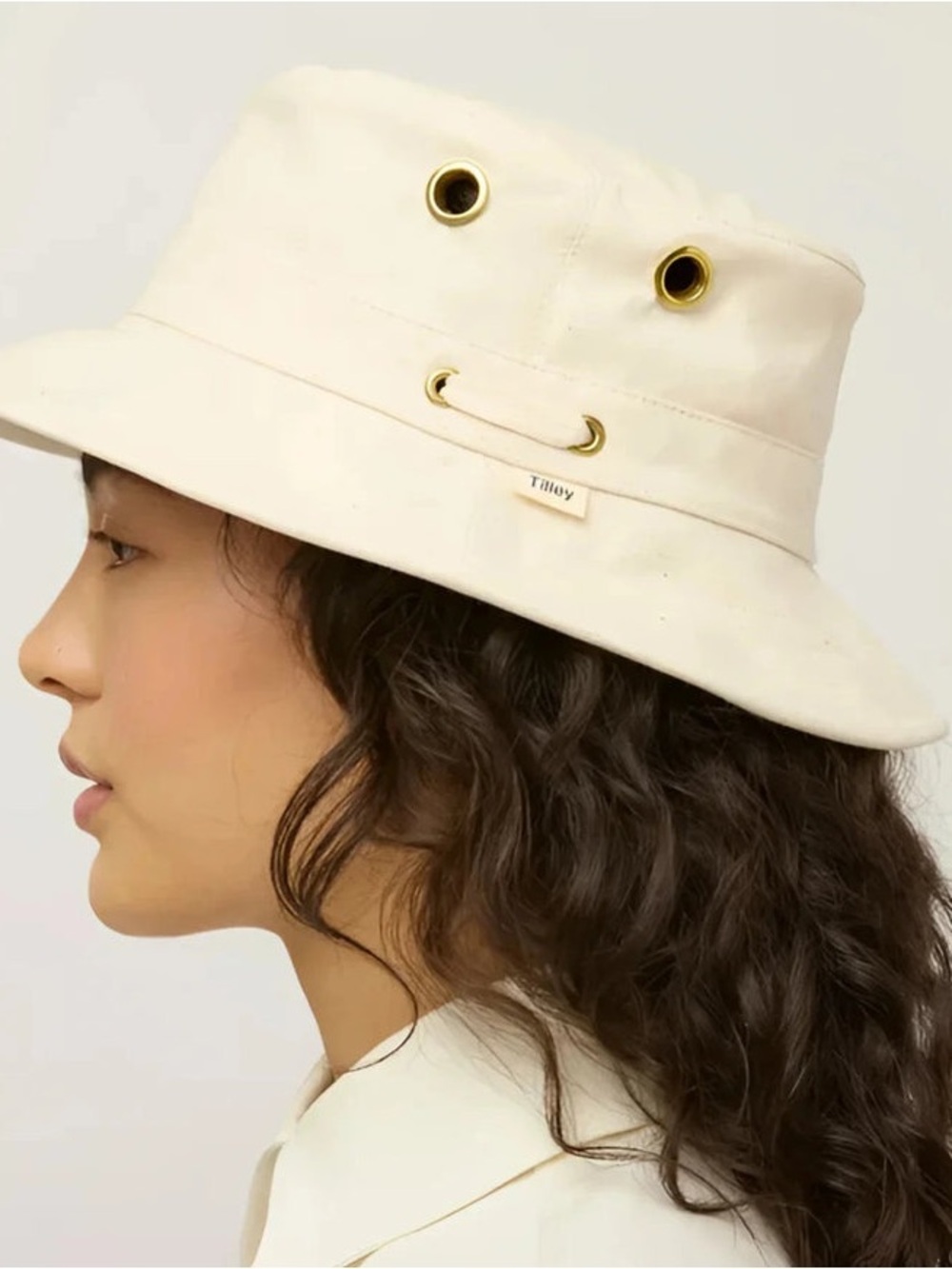 Tilley Endurables Bucket Sun Hat Safari Cream/ White Size 7 1/4 / 58.5 cm UNISEX